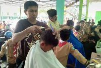 Program barbershop (cukur rambut) di sekolah yang dilakukan secara rutin tiap bulan oleh SD Nahdlatul Ulama Islamiyah Kabupaten Magetan