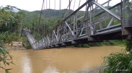 Jembatan penghubung antar desa di Desa Banjarsari Dusun Blunding Kecamatan Pacitan