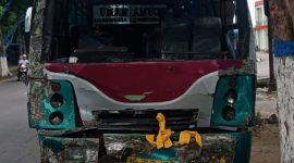 Body Bus Cendana yang Ringsek setelah Menubruk Bus Restu di Madiun