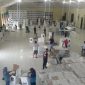Tenaga perakit kotak suara di KPU Ngawi 