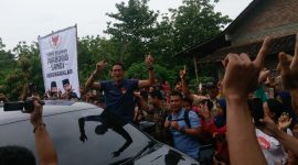 Calon wakil presiden nomer urut 02, sandiaga uno saat tiba di Ngawi