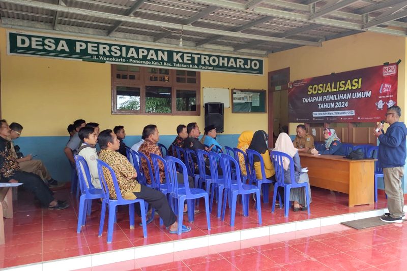 Sosialisasi mengenai tahapan Pemilu Tahun 2024 oleh KPU Pacitan di Desa Ketro Harjo, disambut antusias oleh masyarakat setempat.