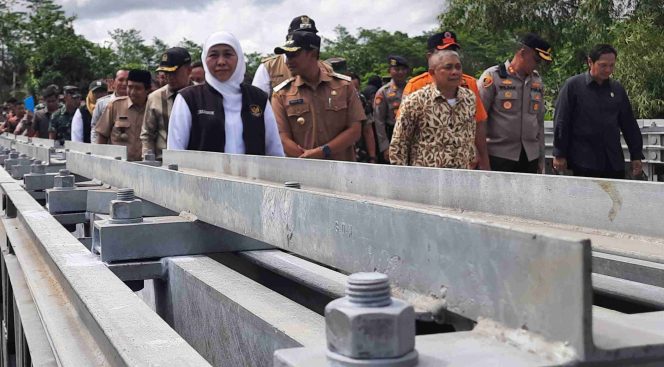 
 2 Jembatan di Pacitan Dibangun Ulang Gubernur Khofifah