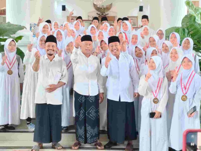 
 Bupati Sugiri Sancoko bangga dengan ribuan generasi penghafal Al-Qur'an. (Foto : Raden Lintas7.net).
