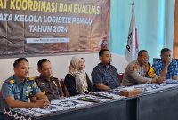 Rakor dan Evaluasi Tata Kelola Logistik Pemilu Tahun 2024. Dihadiri oleh Kepala Kejaksaan Negeri Pacitan, serta perwakilan Forkopimda Pacitan.