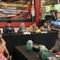 Suasana hangat saat rapat evaluasi penyelenggaraan Pemilu Tahun 2024, sekaligus silaturahmi KPU Pacitan dengan seluruh pengurus parpol pasca rekapitulasi tingkat kabupaten.