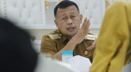 Momen Bupati Ponorogo, Sugiri Sankcoko memberi pengarahan kepada para pejabat Pemkab. (Foto/Istimewa).