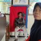 Pemohon KTP Elektronik di tempat layanan Adminduk kantor Kecamatan Tegalombo. (Foto:Lintas7.net).