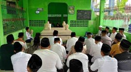 Prosesi ziarah makam Mbah Umar Tumbu di Donorojo, Minggu (20/10) kemarin. (Foto : Istimewa).