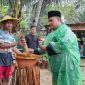 Salah satu momen dalam prosesi arak deres di Desa Sidomulyo, Minggu (20/10) kemarin. (Foto : Lintas7.net).