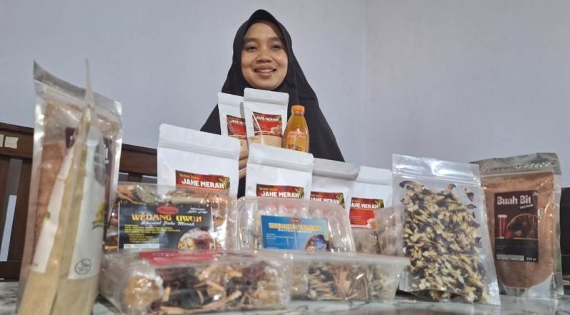 Jamu herbal produksi warga Tumpuk, Bandar. (Foto:Lintas7.net).