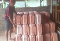 Perajin genteng di Desa Ploso, Punung berupaya menghasilkan produk berkualitas. (Foto : Lintas7.net).