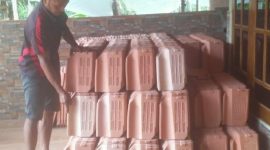 Perajin genteng di Desa Ploso, Punung berupaya menghasilkan produk berkualitas. (Foto : Lintas7.net).