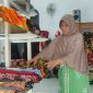 Beragam motif batik karya perajin di Kecamatan Ngadirojo. (Foto:Lintas7.net).