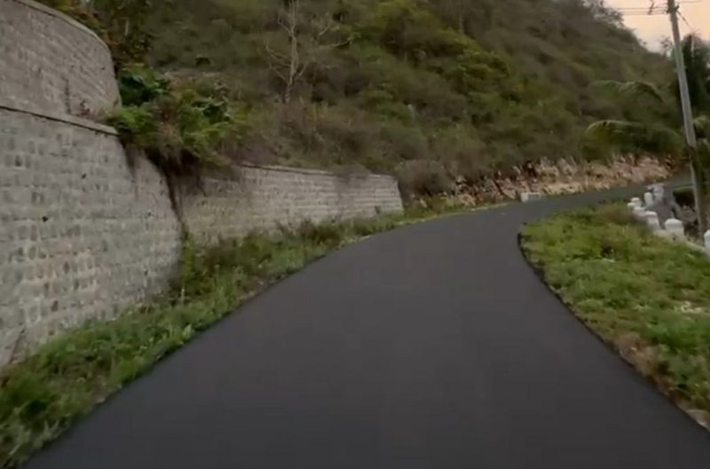 Ruas jalan Srau-Watukarung di Kecamatan Pringkuku  jadi mulus dan nyaman dilewati. (Foto:Lintas7.net).