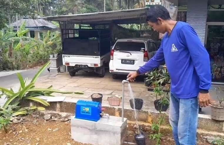 Ilustrasi realisasi program penanganan air bersih di Pacitan. (Foto: Istimewa).