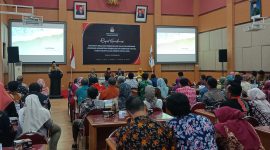 Suasana pembukaan rakor KPU Jawa Timur yang dipusatkan di Gedung Karya Dharma Pacitan.