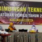 Saya memoderatori langsung bimbingan teknis internal yang menghadirkan narasumber dari Bawaslu Pacitan dan anggota KPU Pacitan periode 2003-2019.