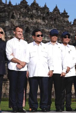Borobudur Jadi Saksi Kunjungan Bersejarah Macron ke Indonesia
