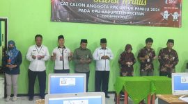 Prosesi awal dilaksanakannya CAT bagi calon anggota PPK, dilakukan dengan memastikan seluruh perangkat berfungsi dengan baik.