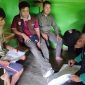Proses coklit di rumah Jumali, di Dusun Jambu, Desa Sedayu, Kecamatan Arjosari. Meski hanya menyendiri, namun kami memastikan hak pilihnya tetap terlindungi.