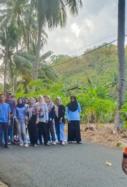 Warga Watukarung Dilatih Hadapi Bencana Gempa dan Tsunami