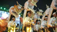 Penampilan atraktif ronthek Kecamatan Bandar pada Minggu (6/7) malam. (Foto : Lintas7.net).