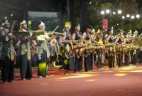 Penampilan grup ronthek Pring Sedhapur Kecamatan Tulakan, Senin (7/7) malam. (Foto : Lintas7.net).