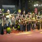 Penampilan grup ronthek Pring Sedhapur Kecamatan Tulakan, Senin (7/7) malam. (Foto : Lintas7.net).