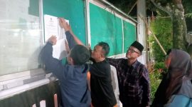 Kami memasang pengumuman pendaftaran bakal calon anggota DPRD Kabupaten Pacitan di papan pengumuman kantor KPU Pacitan.