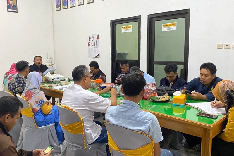 Rakor bersama Bawaslu Pacitan dan pengurus Partai Gelora dan Partai Garuda, sebagai tindak lanjut surat dari KPU RI.