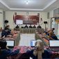 Suasana bimtek internal untuk seluruh verifikator dari sekretariat KPU Pacitan, sekaligus evaluasi dari proses vermin yang dilakukan.