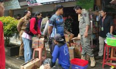 Turun Giat Operasi, Camat Punung Ajak Masyarakat Berantas Rokok Ilegal