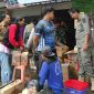 Momen Camat Punung turun ke pasar Punung sosialisasikan larangan peredaran rokok ilegal. (Foto : Lintas7.net).