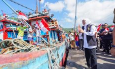 Ibunya Nelayan Jatim, Khofifah Tinjau Pelabuhan Tamperan dan Gulirkan Program Perikanan   