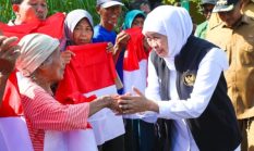 Bantuan BLT Disalurkan, Gubernur Jatim Tekankan Pentingnya Penggunaan Dana yang Produktif