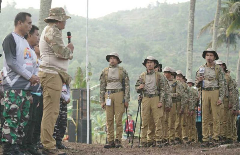 Momen pemberangkatan tim Ekspedisi Merah Putih dari Timur Kecamatan Sudimoro. (Foto:Istimewa).