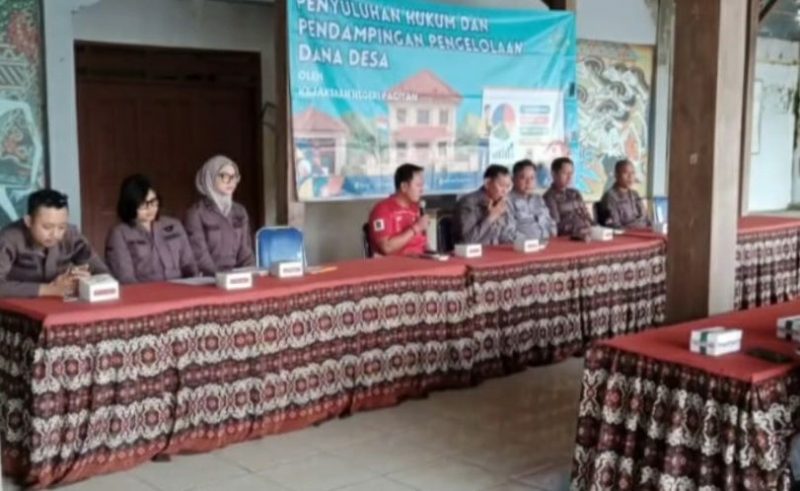 Penyuluhan pendampingan hukum Kejari Pacitan di Desa Sooka, Kecamatan Punung. (Foto:Istimewa).