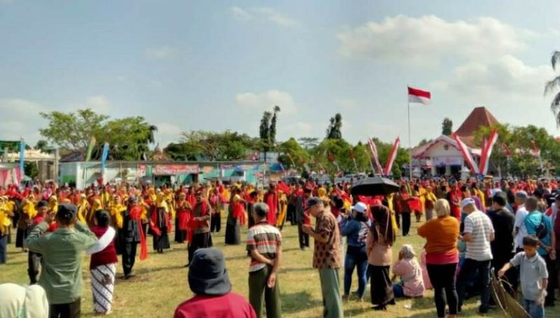 Tayuban Gedhen dalam rangka HUT RI di Kecamatan Donorojo berlangsung meriah. (Foto:Istimewa).