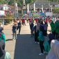 Momen voli plastik antar organisasi perempuan di Kecamatan Nawangan dalam rangka HUT RI ke-80. (Foto:Istimewa).