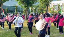 Senam pagi warnai Minggu Sehat di Kecamatan Ngadirojo. (Foto:Istimewa).