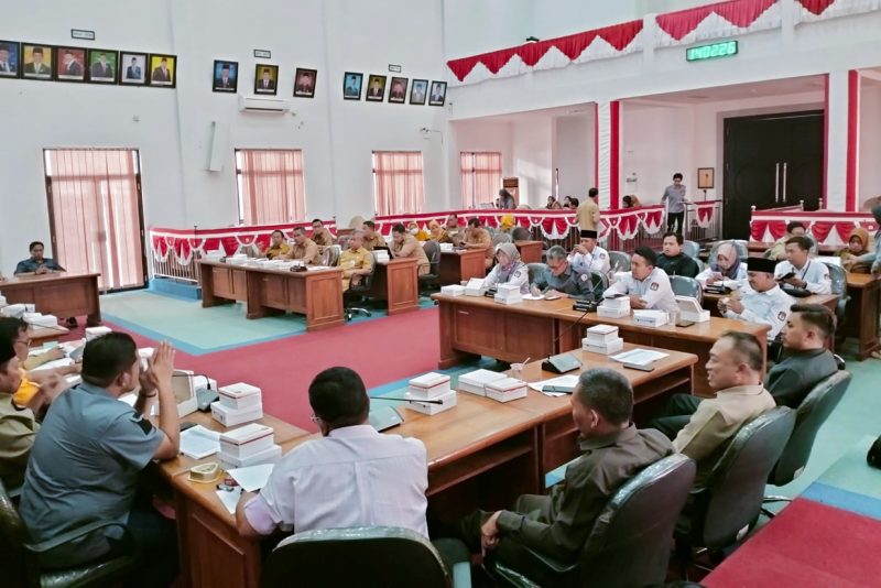 Suasana RDP antara KPU, Bawaslu dengan Badan Anggaran dan TAPD Kabupaten Pacitan di gedung DPRD Pacitan.