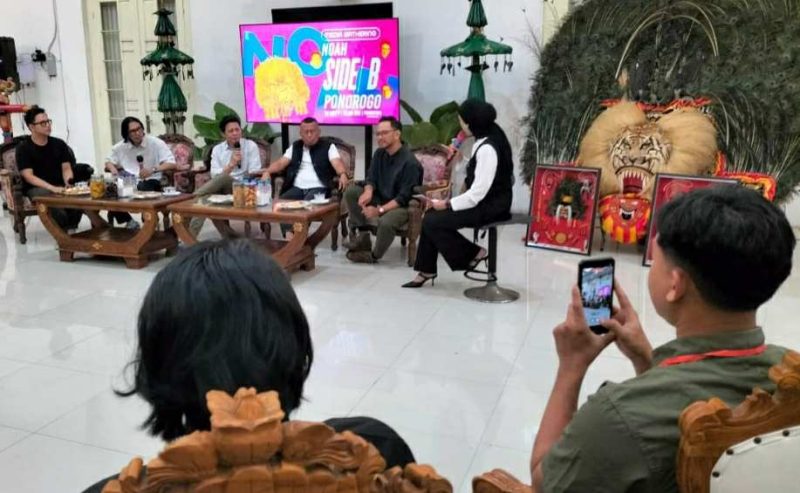 Momen Noah dan Bupati Giri Sancoko. (Foto:Pemkab Ponorogo).