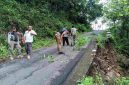 Talud penahan tebing jalan Kembang-Plumbungan amblas. (Foto:Istimewa).