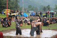 Ritual sakral Festival Lempung Agung Purwoasri Kecamatan Kebonagung. (Foto:Lintas7.net).