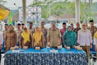Salah satu momen prosesi wisuda murid Sekolah Orang Tua Sehat di Ngadirojo. (Foto:Istimewa).