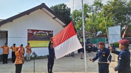 Peringatan hari Sumpah Pemuda dengan upacara bendera di halaman KPU Pacitan.