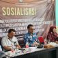 Usai dipastikan larangan pemasangan APK dihapus pasca permintaan revisi dari Sekda, KPU Pacitan maraton melakukan sosialisasi.