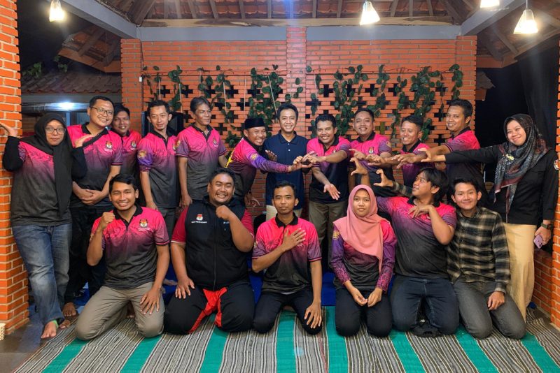 Membersamai teman-teman PPK wilayah barat dalam agenda penguatan internal menjelang pelaksanaan Pemilu Tahun 2024 di Pantai Bercak, Pringkuku.