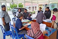 Bersama tim KPU Pacitan, saya turun langsung ke wilayah untuk mengasistensi produk hukum yang disusun oleh teman-teman adhoc PPK dan PPS.